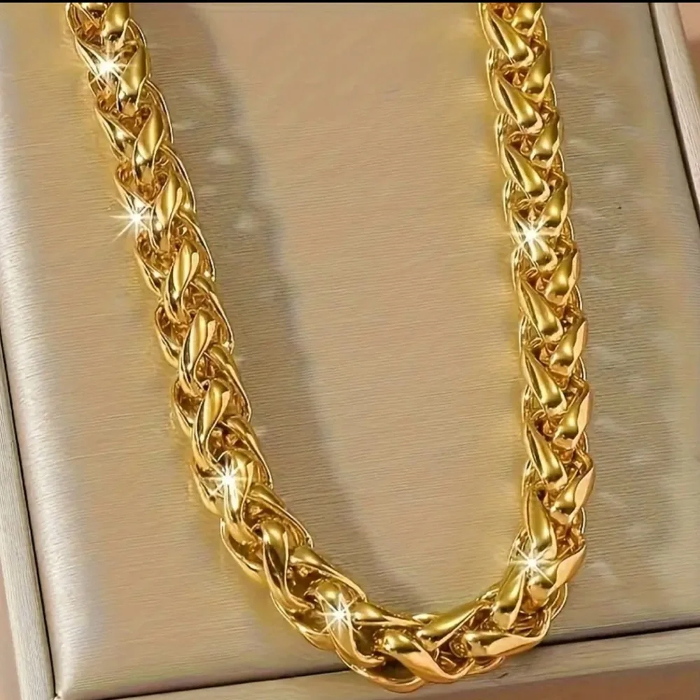 NWT 20” Gold Chain Necklace Golden stainless steel chain necklace for Men - Picture 3 of 3